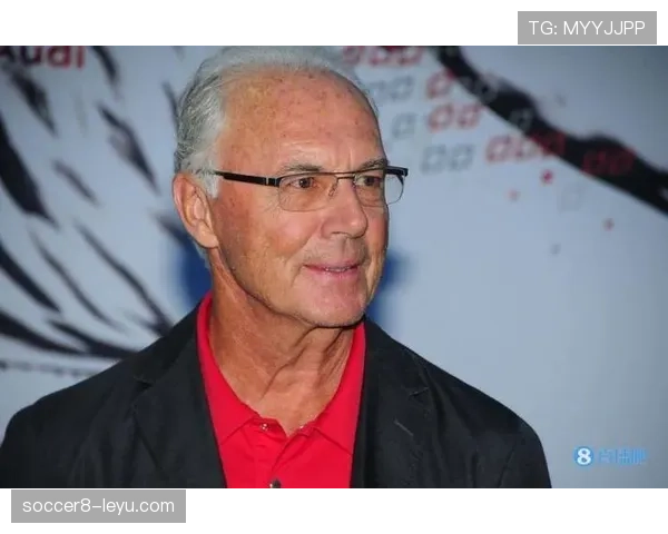 贝肯鲍尔:从球场巨星到足球传奇的辉煌征程 贝肯鲍尔:从球场巨星到足球传奇的辉煌征程