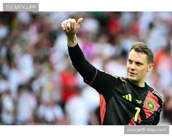 诺伊尔与卡西利亚斯：传奇门神再受关注，辉煌与挑战并存