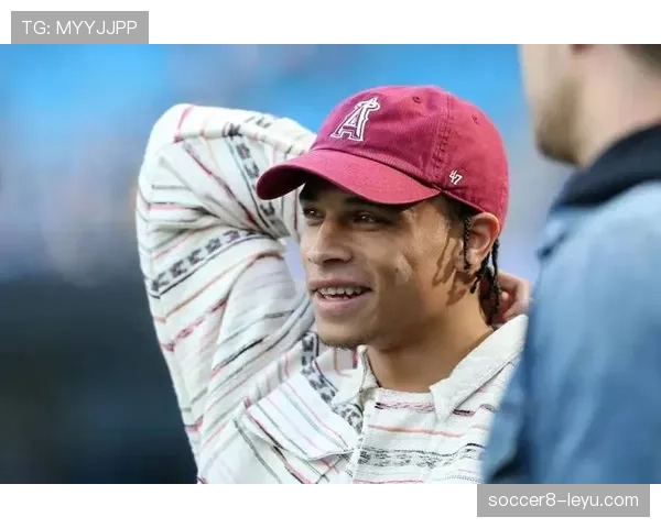 萨内迎来职业生涯巅峰，绿茵场上闪耀表现引关注