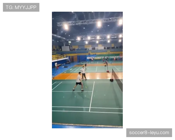 李诗沣训练完直接打车去奢侈品店？